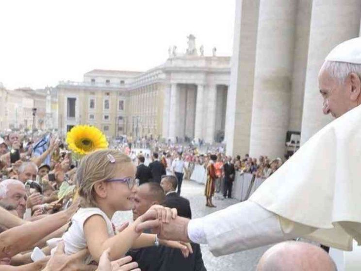 Domenica l'Obolo di San Pietro. Galantino: donare per aiutare il Papa