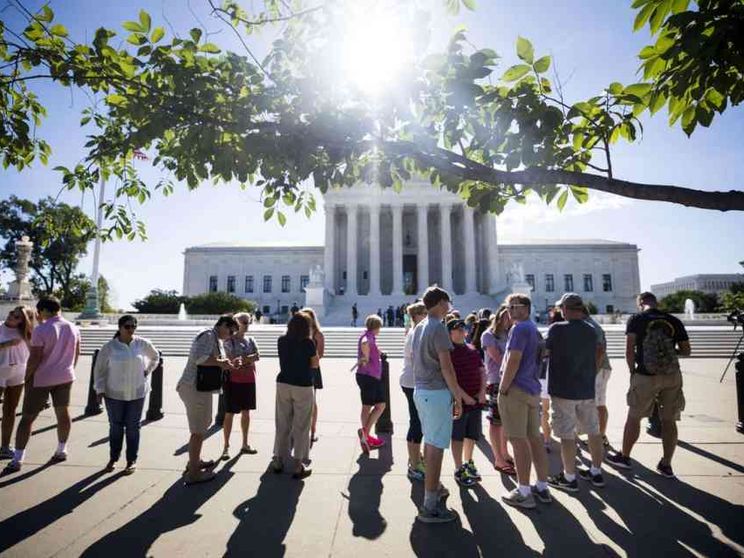 Il Muslim ban di Trump torna in vigore ma dimezzato