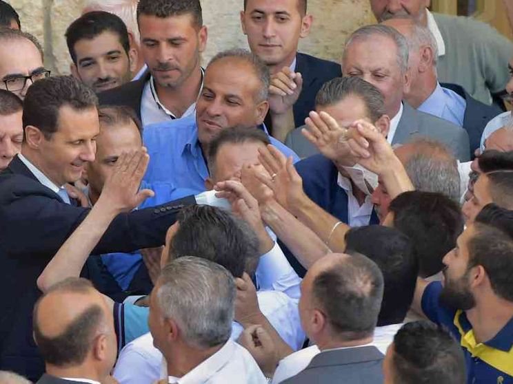 Washington e Parigi: Assad pagherà caro un nuovo attacco chimico