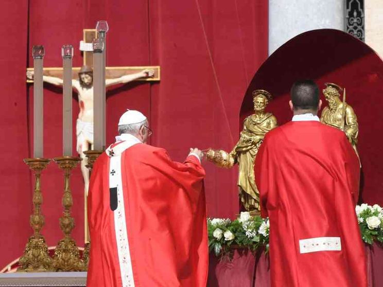 Il Papa: nei momenti bui la preghiera ci fa superare le prove