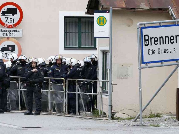 Francia e Spagna chiudono i porti agli sbarchi. Le Ong: no a limiti