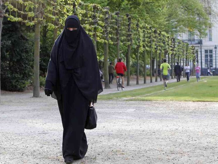 Il divieto di portare il niqab non viola i diritti umani
