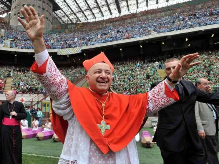 Il cardinale Dionigi Tettamanzi in gravi condizioni