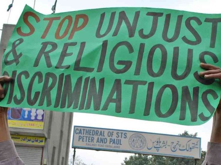 Religioni unite dall'amore l'abbraccio nella differenza