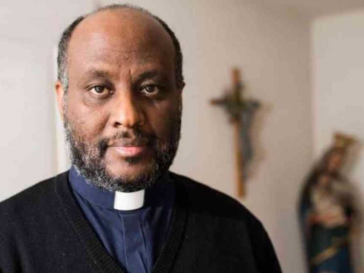 Avviso di garanzia per don Zerai