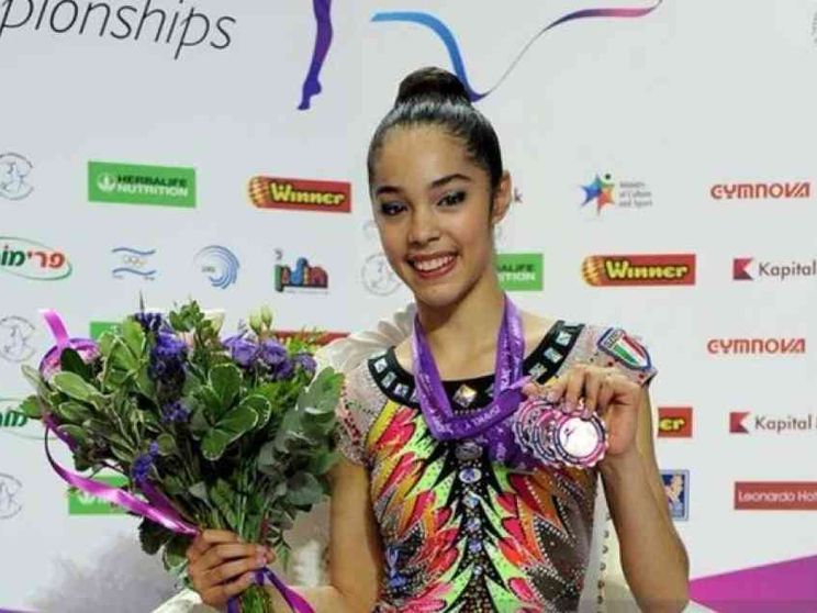 La giovanissima Alexandra, stella della pedana