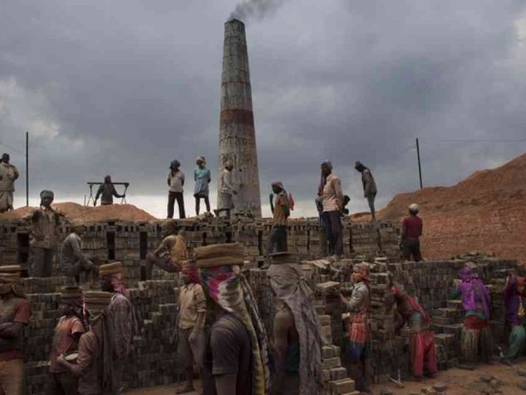 Quegli schiavi senza nome «incatenati» nelle fornaci