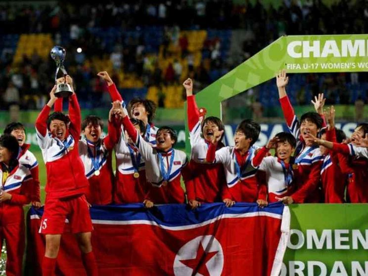 Nord Corea, Han e le sue sorelle in un calcio di regime