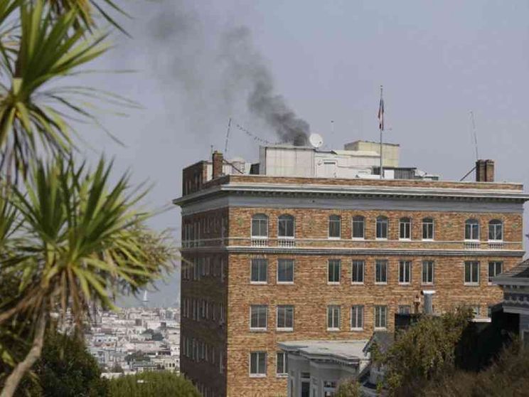 Fumo dal consolato russo a San Francisco: «La prova che spiavano»