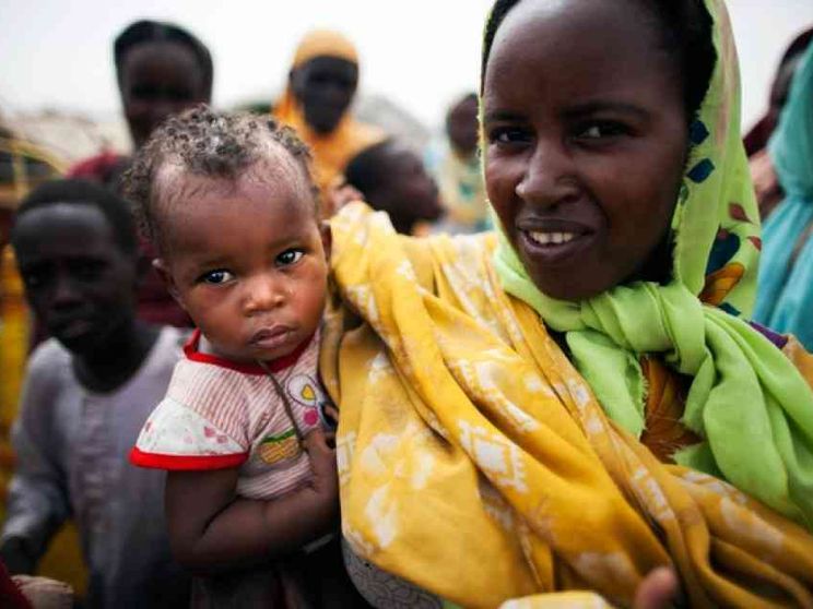 «Bimbi profughi cristiani costretti a recitare preghiere islamiche per il cibo»