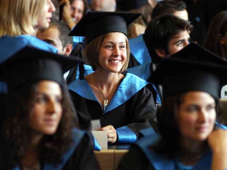 In Italia metà dei laureati della media Ocse. E il doppio dei giovani Neet