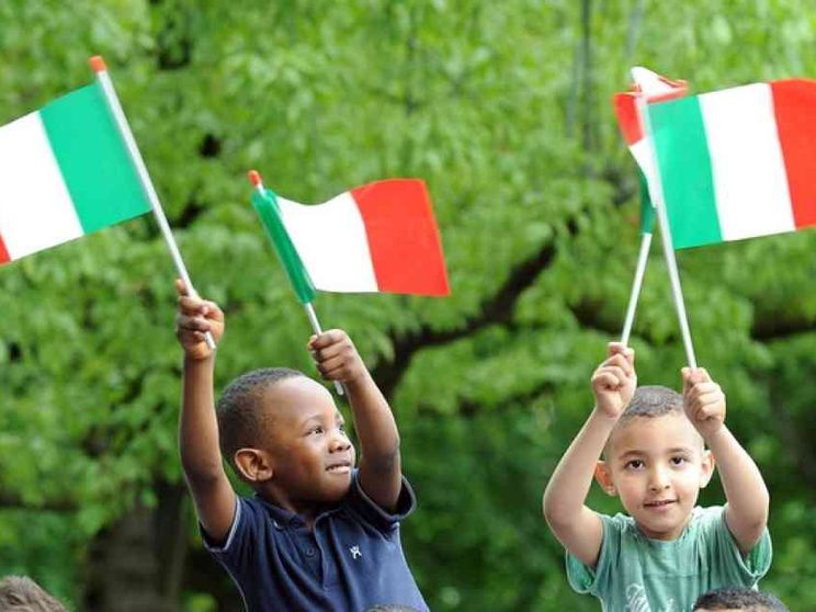 I nuovi italiani «per cuore»: «L'Italia? Per noi è madre»