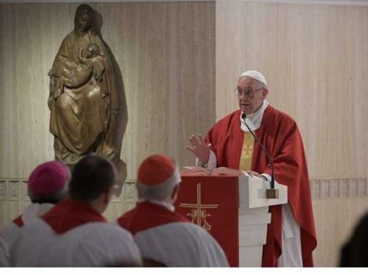 Papa: tante volte i cattolici si scandalizzano per la Misericordia