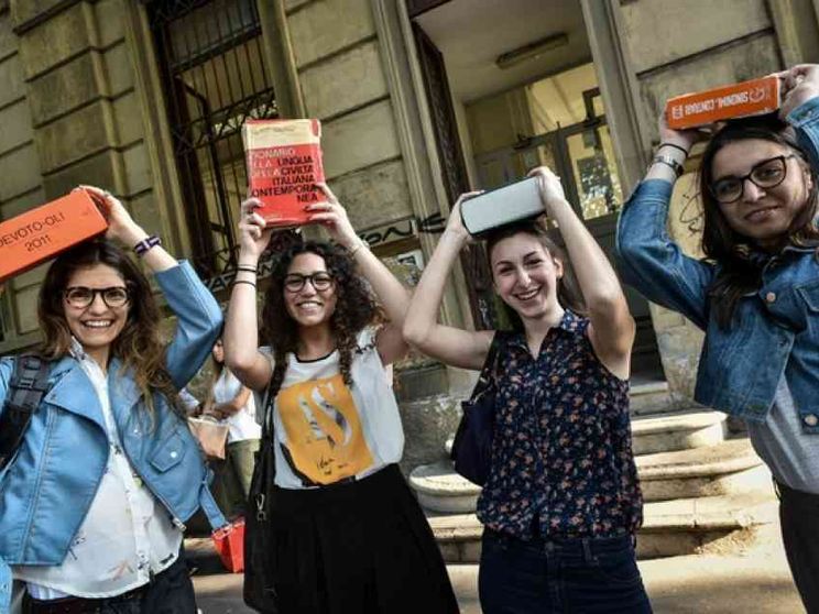 Il look giusto per la scuola insegna a vestirsi nella vita