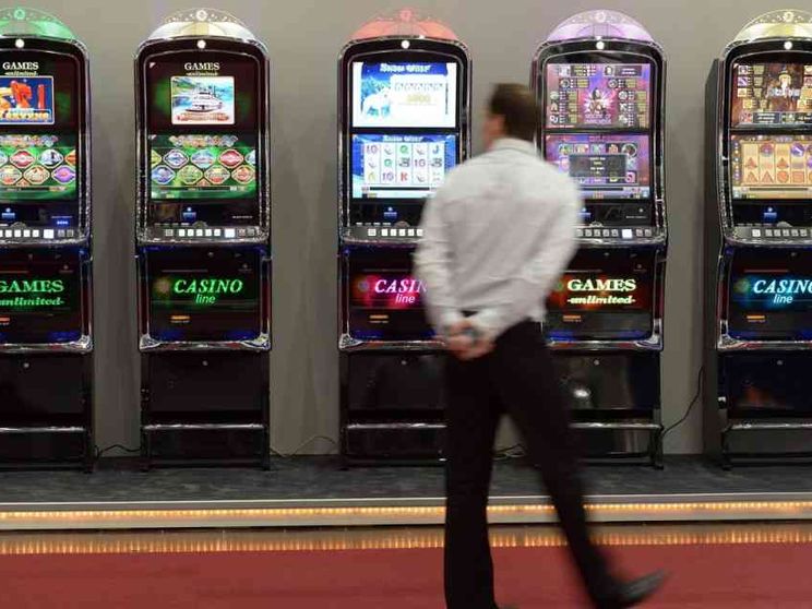 La Bce finanzia le slot, la denuncia di «Vita»