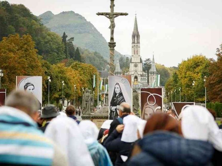 Lourdes e Siracusa unite sotto il segno di Maria