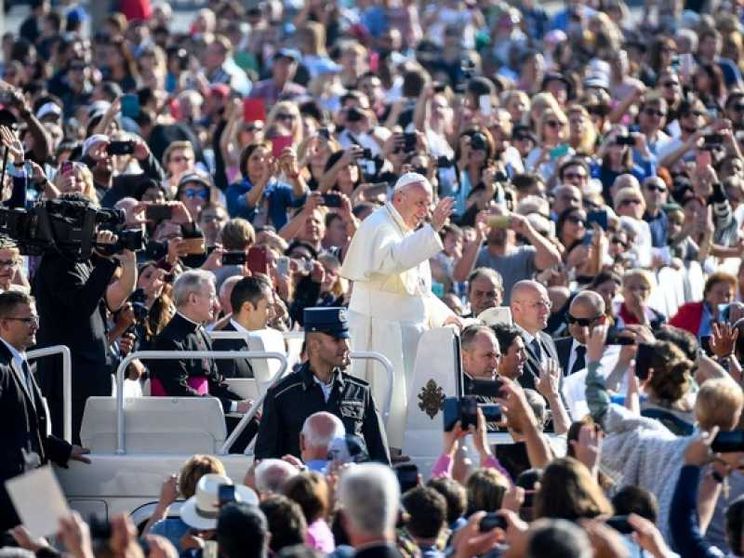 Papa Francesco: i cristiani in Medio Oriente veri testimoni di speranza