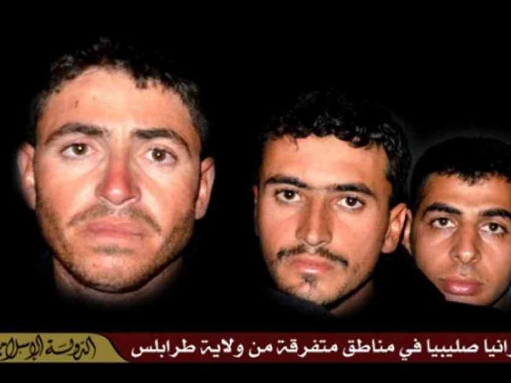 Ritrovati i corpi di 21 cristiani copti uccisi dal Daesh a Sirte