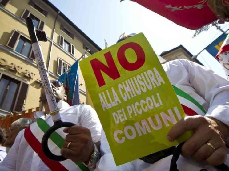 Spopolati e senza più servizi. I 40 Comuni dimenticati