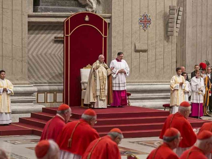 Traduzione dei testi liturgici, il Papa corregge Sarah