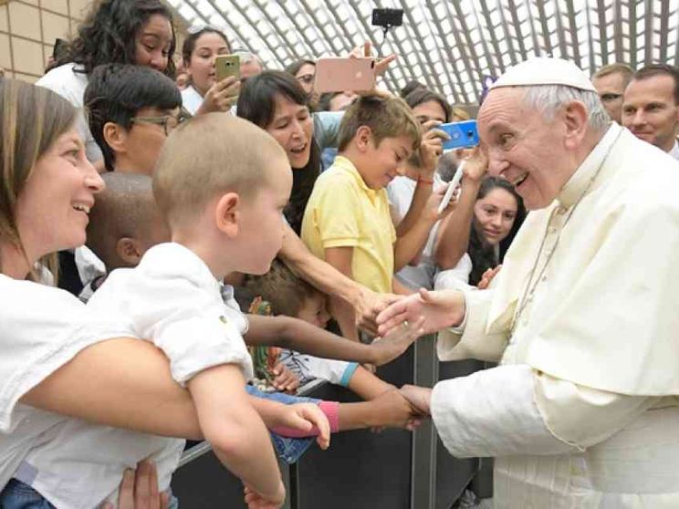 E ora il Papa diventa attore per i più piccoli