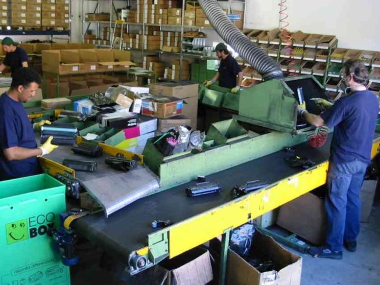 Libero, creativo e solidale. Ecco il lavoro che vogliamo