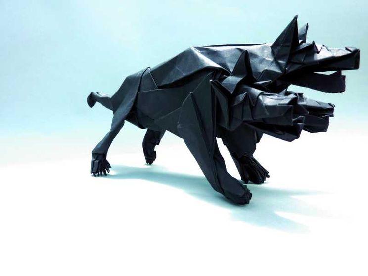 Cerberus la vuole intera, ma lo "spezzatino" è la sua specialità