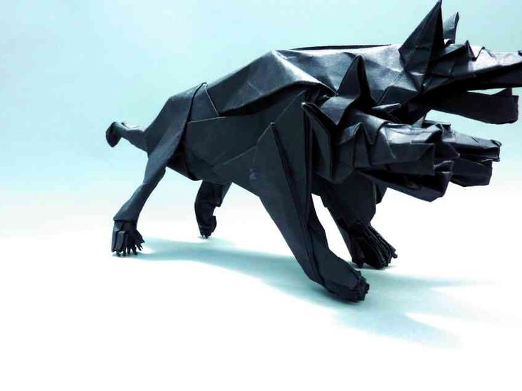 Cerberus la vuole intera, ma lo "spezzatino" è la sua specialità