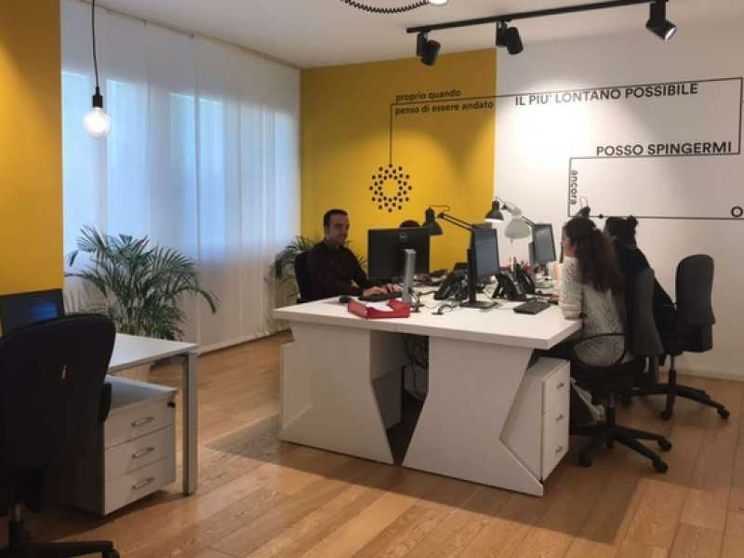 Spazio a un centinaio di incaricati alla vendita