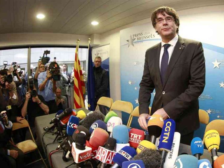 Il giudice del Belgio concede la libertà condizionata a Puigdemont