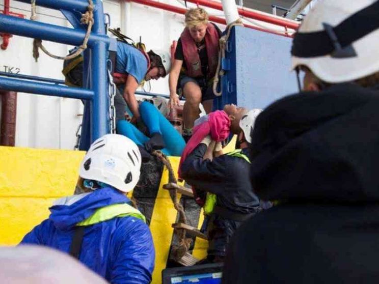 Il volontario di Sea Watch: l'orrore delle persone annegate