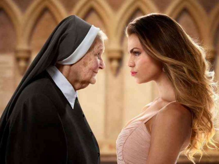 Il reality inglese che porta cinque «ragazzacce» in un convento di suore