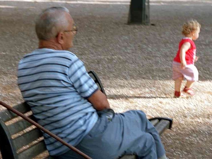 Giovani e bambini, se il futuro rischia di andare in pensione