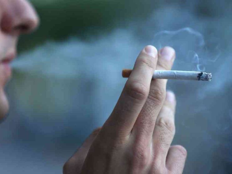 «Il fumo fa male», dal 2018 in Vaticano sarà vietata la vendita di sigarette