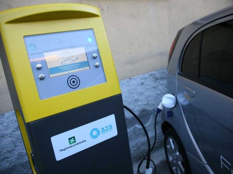 Zero carbone e più auto elettriche: ecco la strategia nazionale