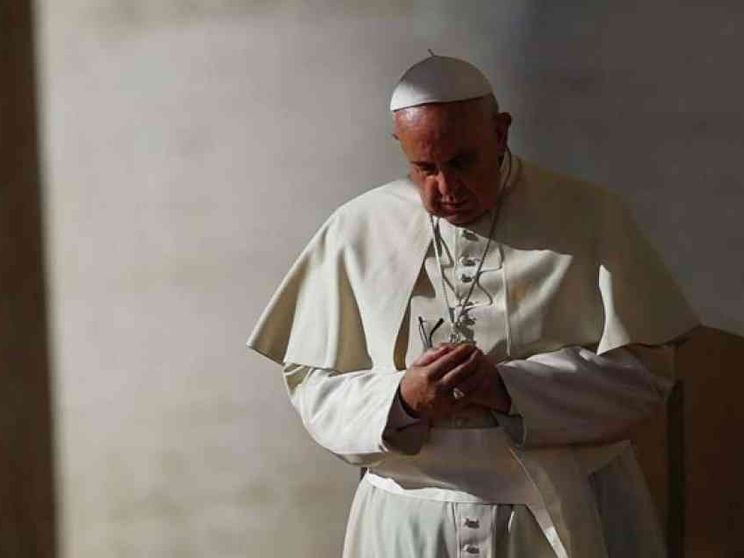 Francesco: pregare è lasciarsi meravigliare da Dio, non ripetere a pappagallo