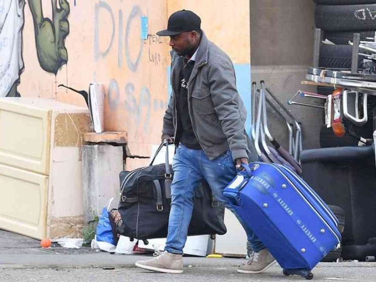 Al via sgombero del Villaggio olimpico. 80 migranti ospitati dalla diocesi