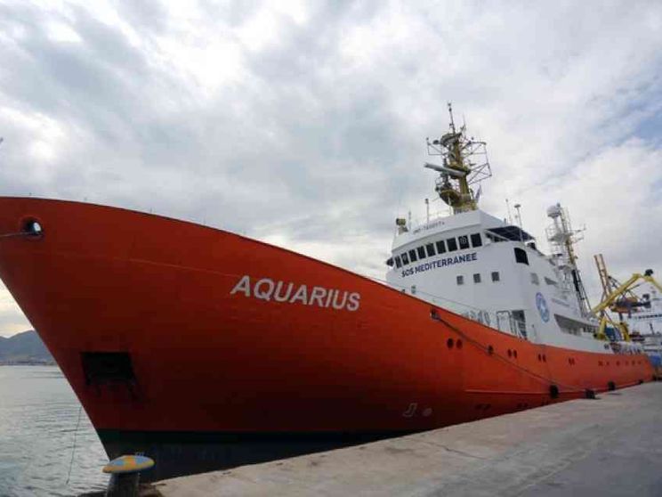 Anche «Report» accusa le Ong, ma l'agenzia Reuters smentisce