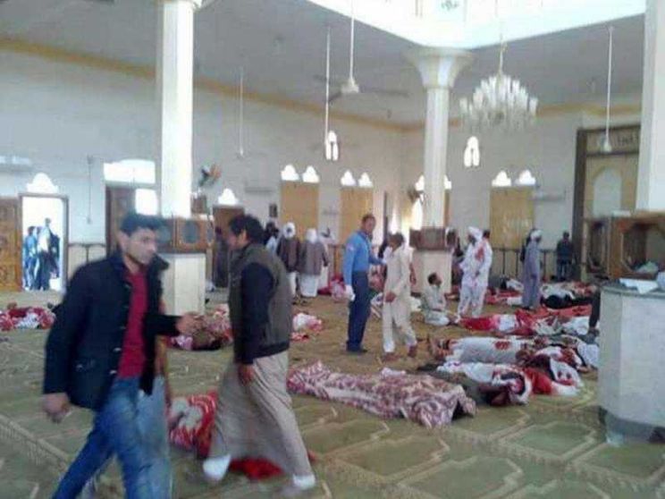 Sinai, bomba fa strage in moschea: 305 morti