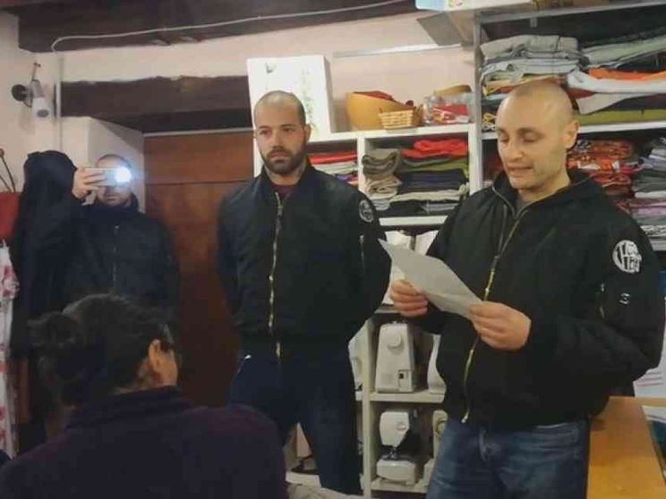 Blitz a riunione sui migranti, 8 skinheads identificati. Altro episodio a Ascoli