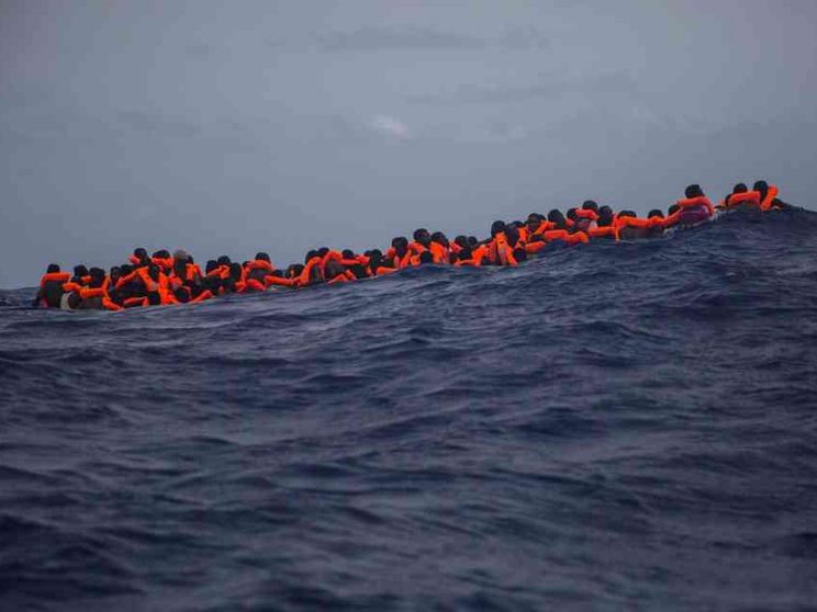 Per tre volte in tre ore Ong inviata a soccorrere migranti. Ma arriva lo stop