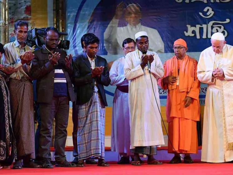 Papa Francesco: «Chiedo perdono ai Rohingya, oggi Dio si chiama anche così»