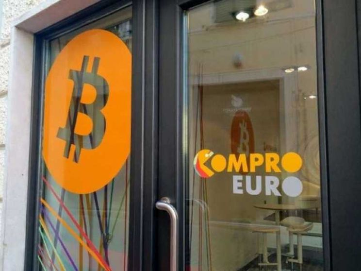 I Bitcoin superano i 16mila dollari. E a Rovereto apre il negozio