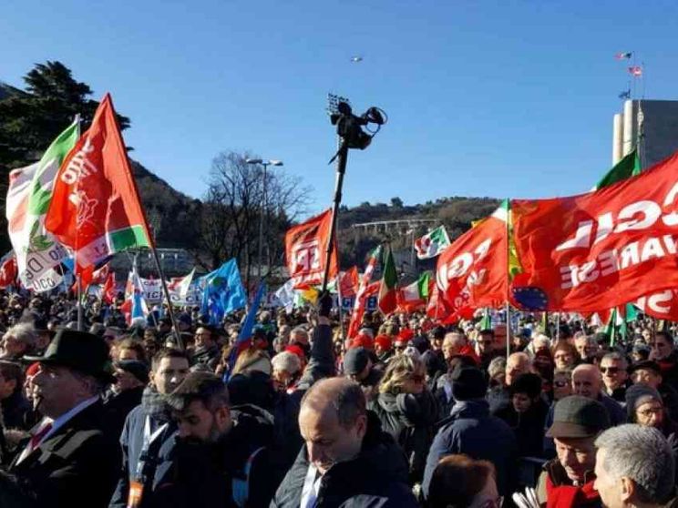 A migliaia in piazza per dire no al fascismo