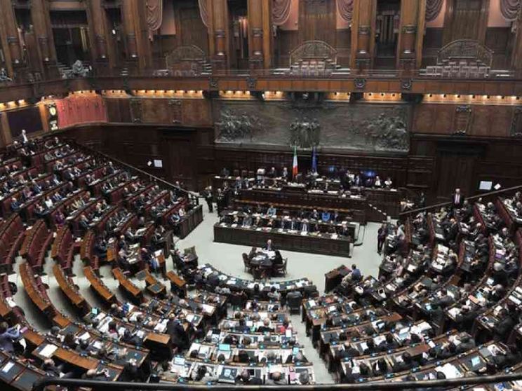 Manovra, saltano emendamento su cittadinanza e l'abolizione dei vitalizi