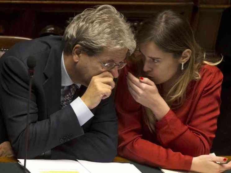 Gentiloni «assolve» Boschi: ha chiarito e sarà candidata