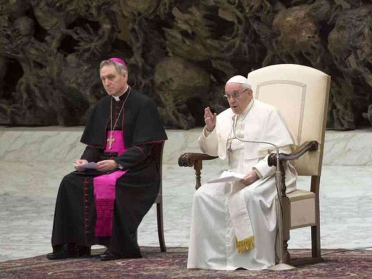 Papa Francesco: la Notte di Natale illumini la vita delle persone sole