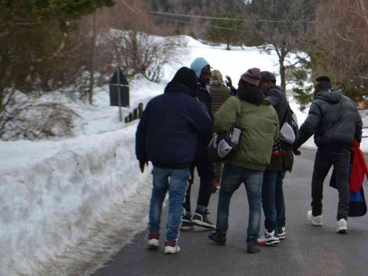 Oltre il muro di neve, in fuga dalla Gendarmerie