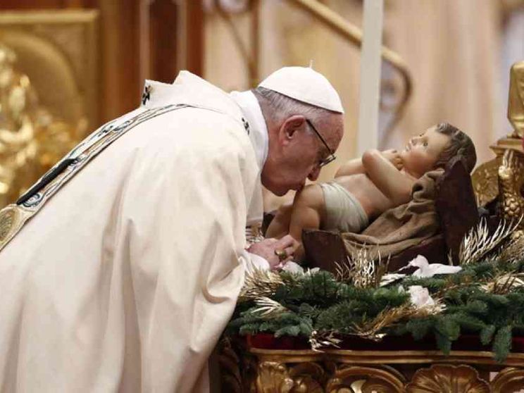 «Come i Magi guardiamo in alto, camminiamo e offriamo doni gratuiti»