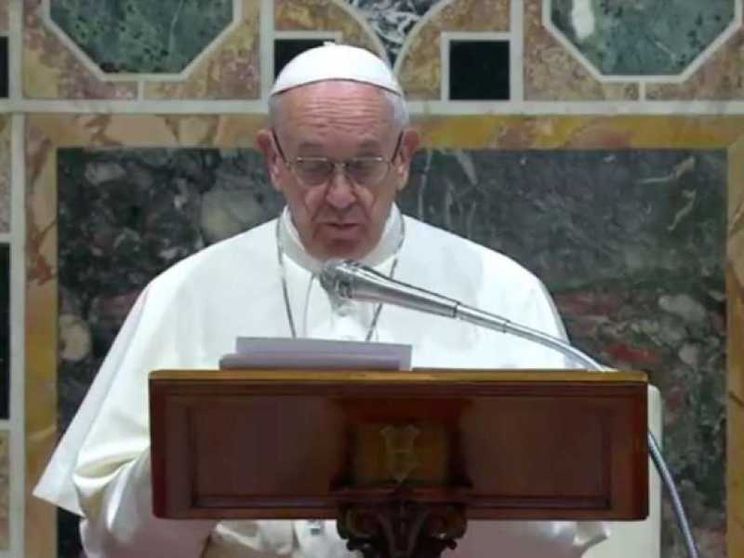 Papa Francesco: il primo diritto violato è quello alla vita